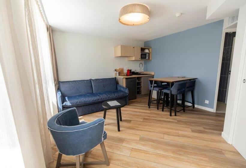 带海景的标准工作室, De La Baie