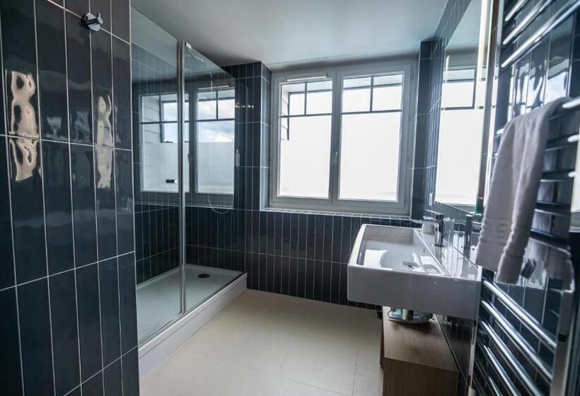 高级海景房, De La Baie