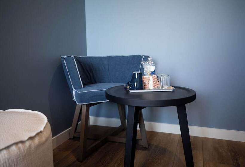 标准间内部标间, De La Baie