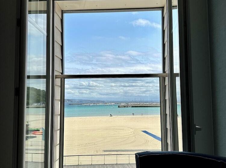 高级海景房, De La Baie