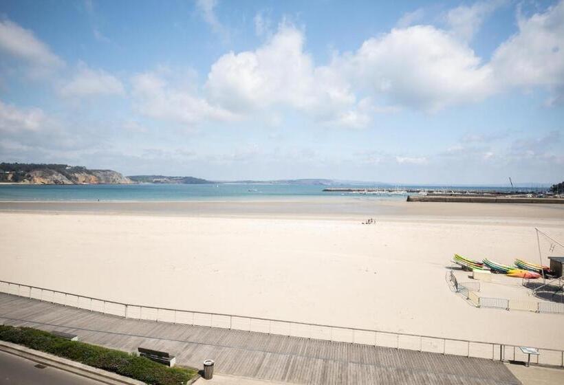 海景经济间, De La Baie