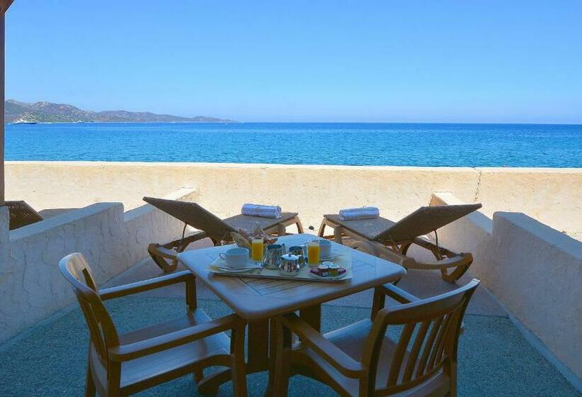 オーシャンビュースタンダードルームテラス付き, Hôtel Dolce Notte