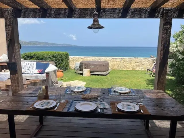 Villa 1 Makuuhuone Merinäkymä, Hôtel Dolce Notte