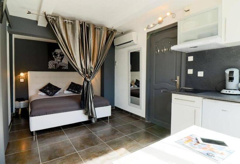 Студия Стандарт, Hôtel Eden Cassis   Parking Privé