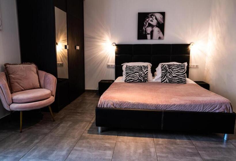 Студия Deluxe, Hôtel Eden Cassis   Parking Privé