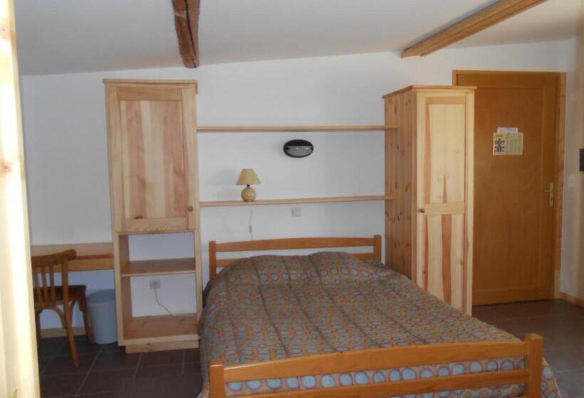 Номер Стандарт Трехместный, Hôtel Engilberge