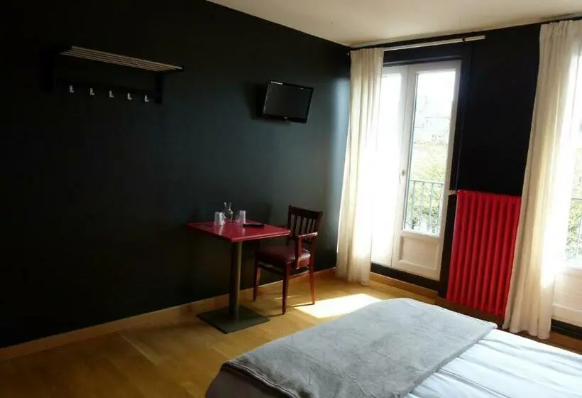 Standard Kolmen Hengen Huone, Hôtel Victor