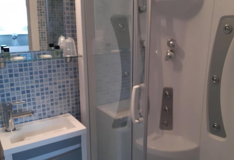 غرفة قياسية, Aigle D Or