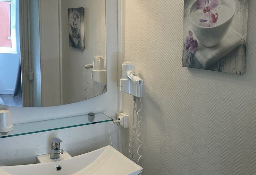 غرفة قياسية ثلاثية, Aigle D Or