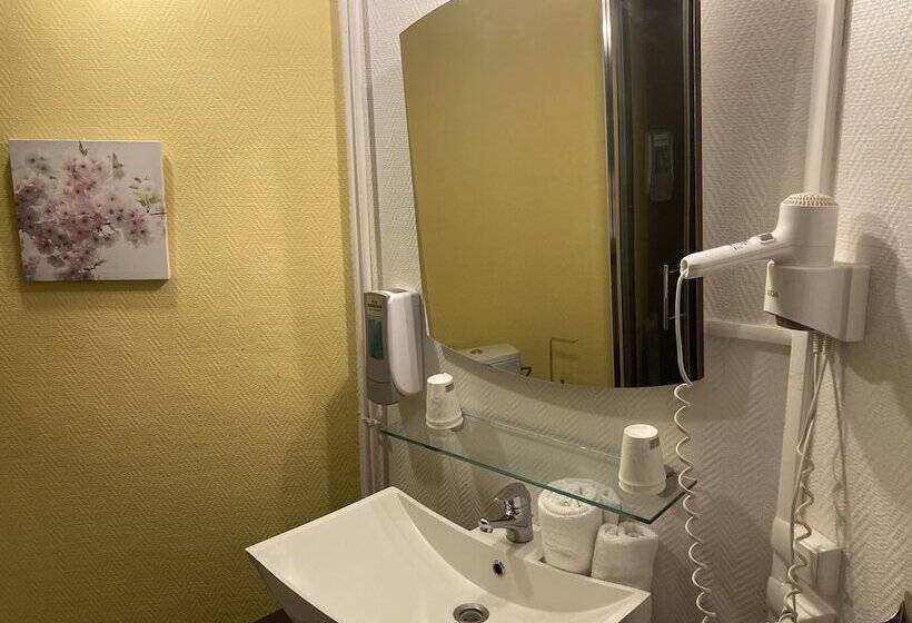 غرفة عائلية, Aigle D Or