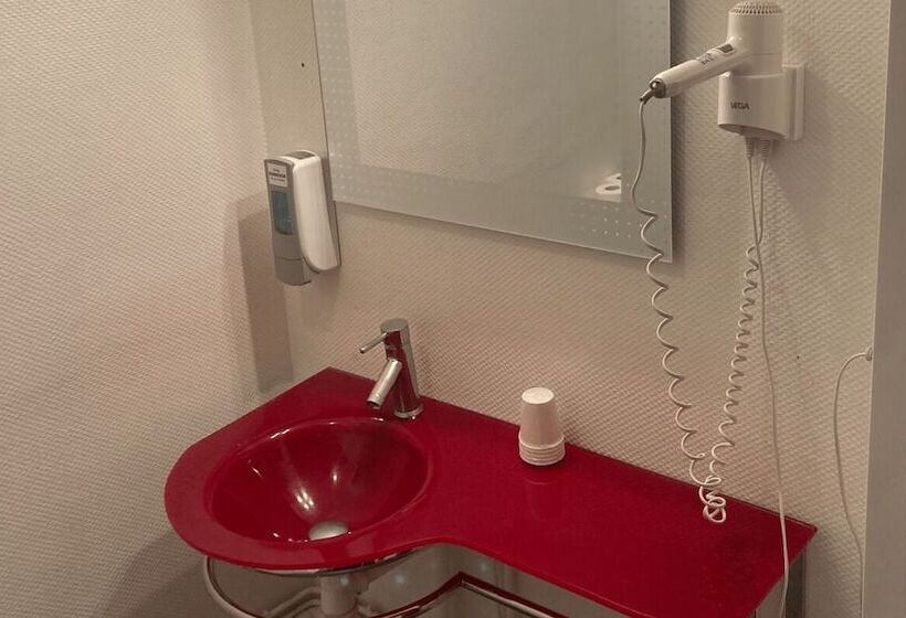 غرفة عائلية, Aigle D Or