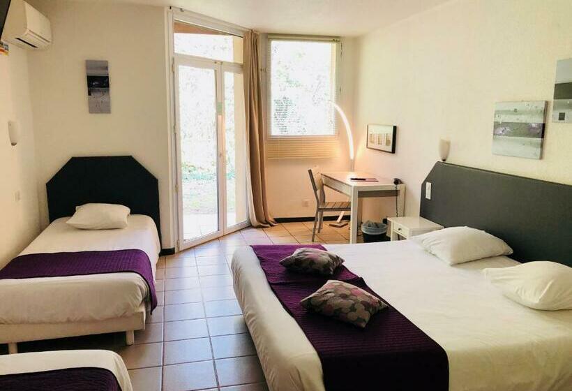 Standard Quadruple Room, Le Clos Des Bruyeres