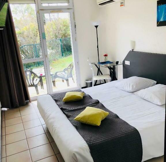 标准间带游泳池, Le Clos Des Bruyeres