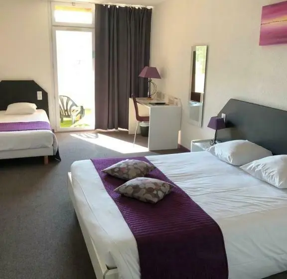 Standard Kolmen Hengen Huone, Le Clos Des Bruyeres