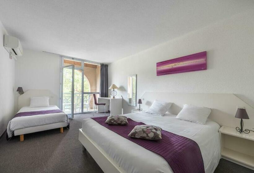 标准三人间, Le Clos Des Bruyeres