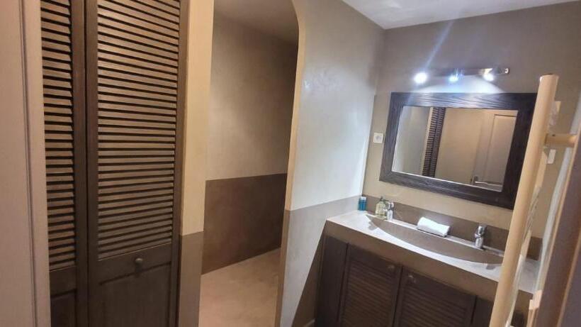 Апартаменты 2 Спальни, Le Relais De La Calèche