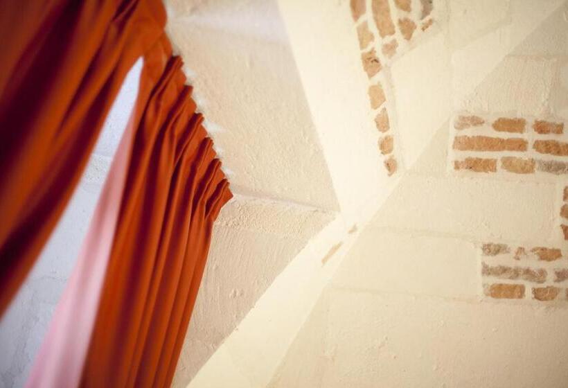 חדר משפחתי, Les Chambres De L Abbaye