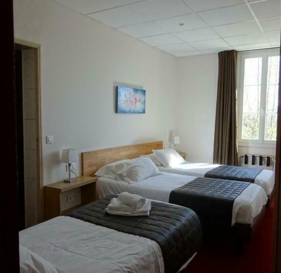 חדר סטנדרט לשלושה, Restaurant Le Castel Fleuri