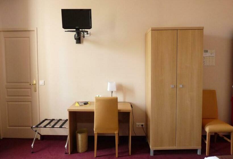 חדר סטנדרט, Restaurant Le Castel Fleuri