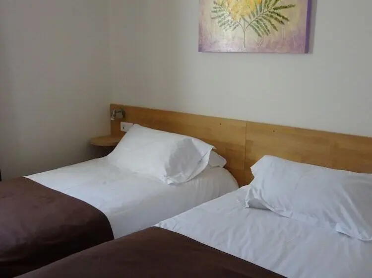 Camera Standard, Restaurant Le Castel Fleuri