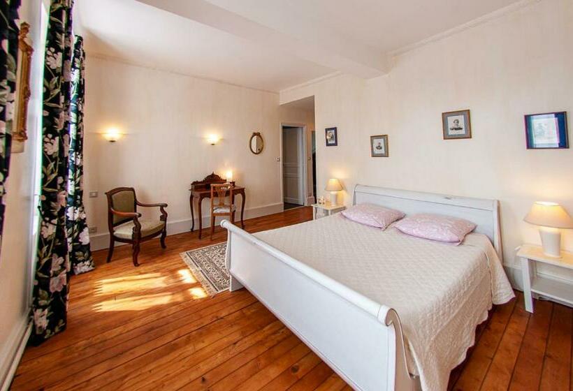 חדר סטנדרט, Au Puy Des Vérités