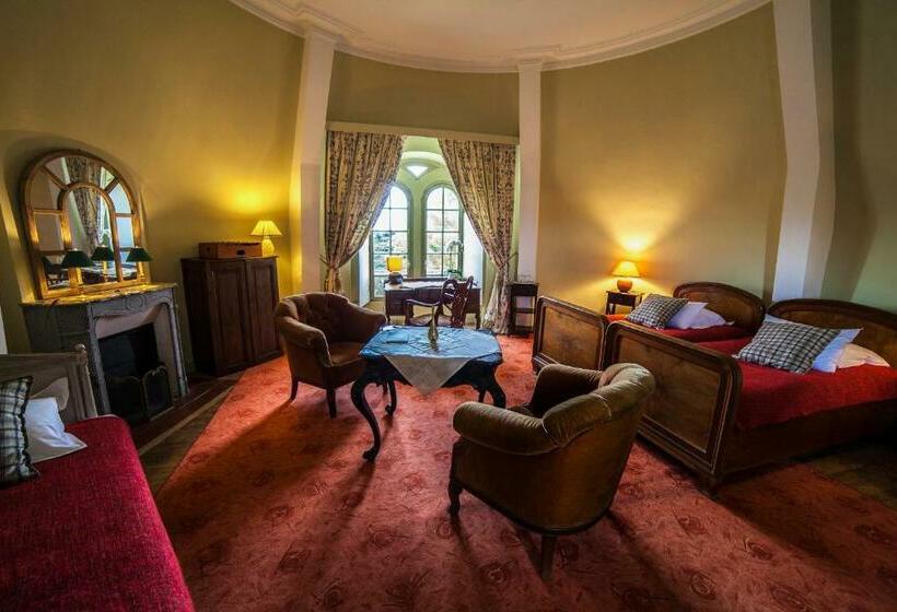 اتاق استاندارد چهار تخته, Château De La Flocellière