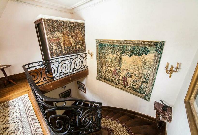 Четырехместный Номер Стандарт, Château De La Flocellière