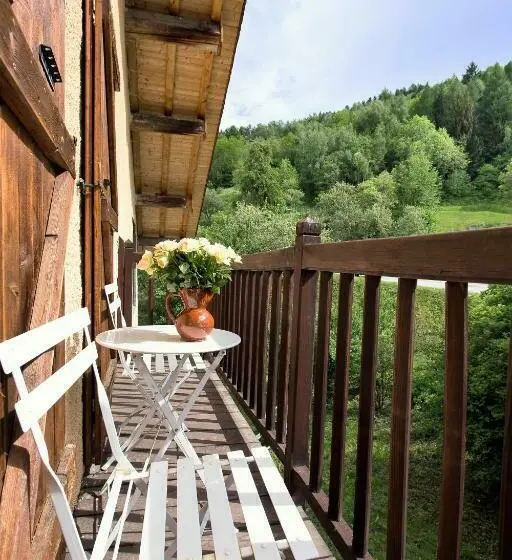Standard Neljän Hengen Huone, Gite Auberge De Montvilliers