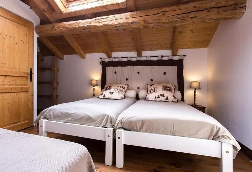 Standard Kolmen Hengen Huone, Gite Auberge De Montvilliers
