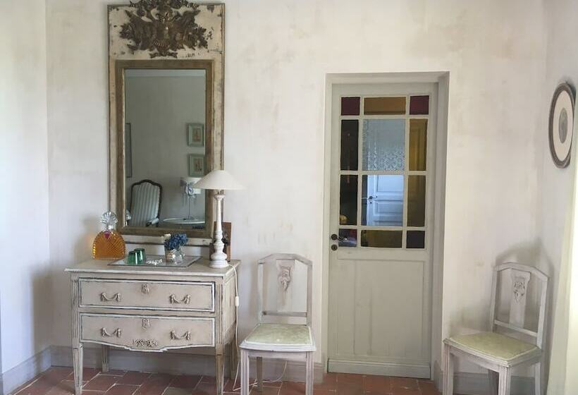 Номер Superior, Les Volets Bleus