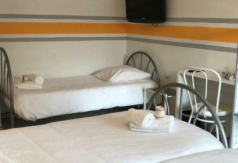 Номер Стандарт Трехместный, Enzo Hotels Neufchâteau By Kyriad Direct