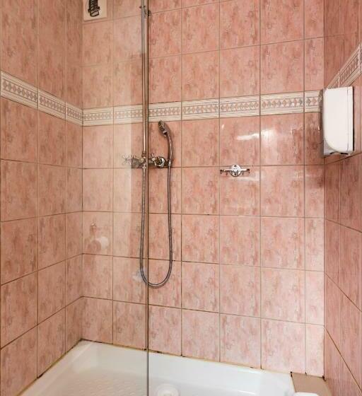 Номер Стандарт, Restaurant Espace Squash 3000