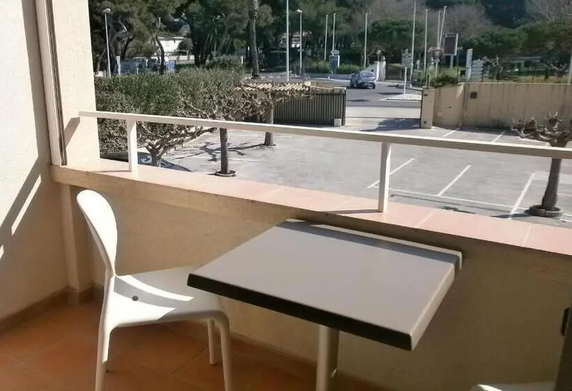 コンフォートルーム, Au Tapis De Sable