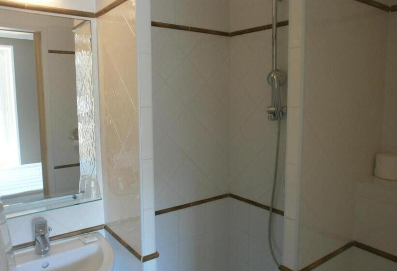 חדר קומפורט, Au Tapis De Sable