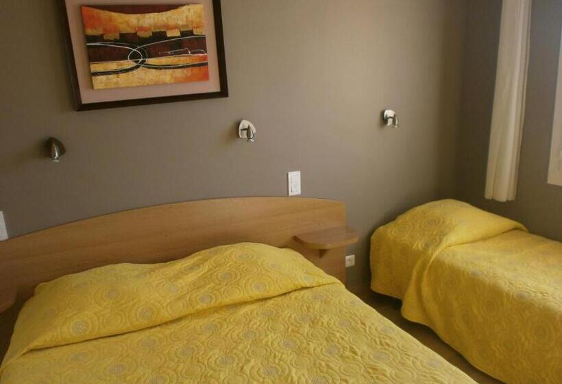 חדר סטנדרט לשלושה, Au Tapis De Sable