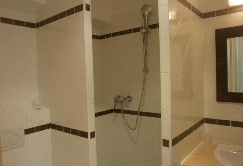 חדר סטנדרט לשלושה, Au Tapis De Sable