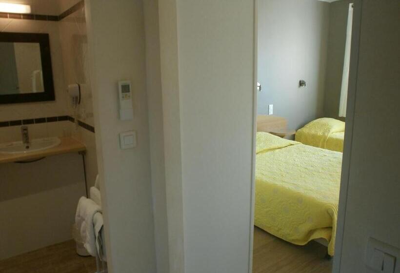 חדר סטנדרט לשלושה, Au Tapis De Sable