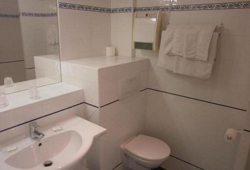 חדר משפחתי, Au Tapis De Sable