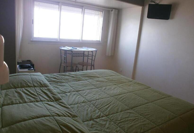 חדר קומפורט, Au Tapis De Sable