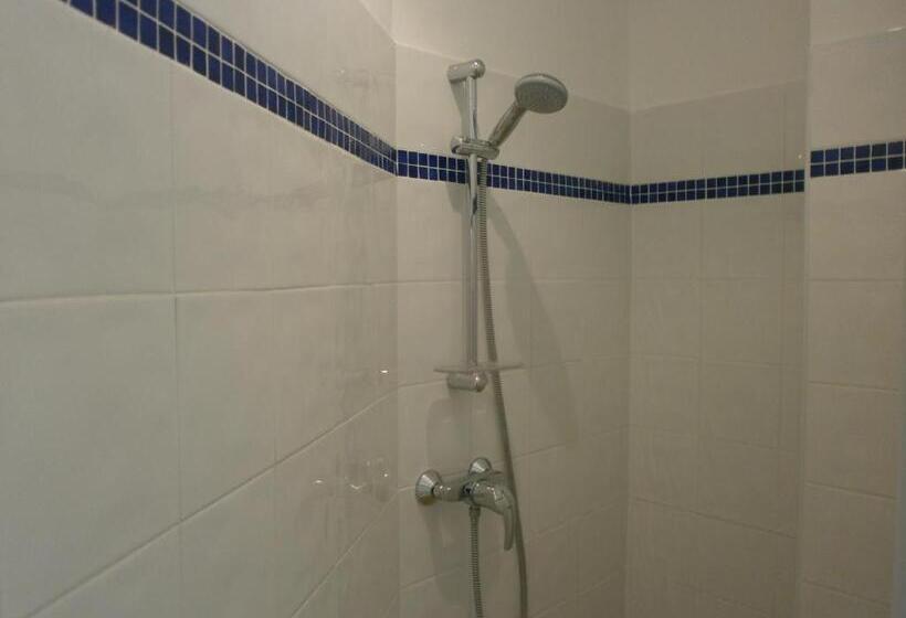 חדר קומפורט, Au Tapis De Sable