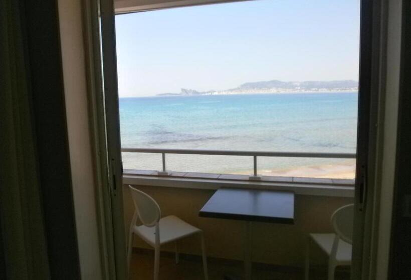 חדר סטנדרט נוף לים עם מרפסת, Au Tapis De Sable