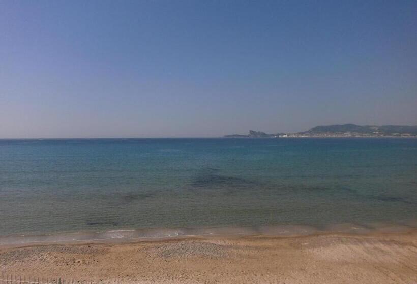 חדר סטנדרט נוף לים עם מרפסת, Au Tapis De Sable