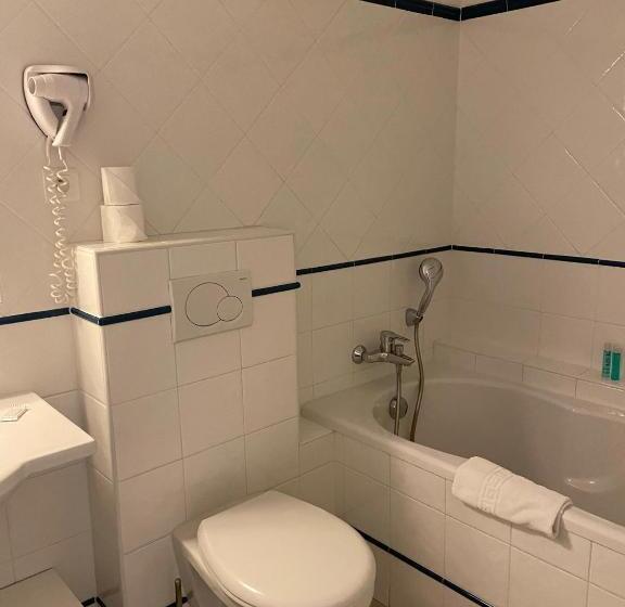 חדר משפחתי, Au Tapis De Sable