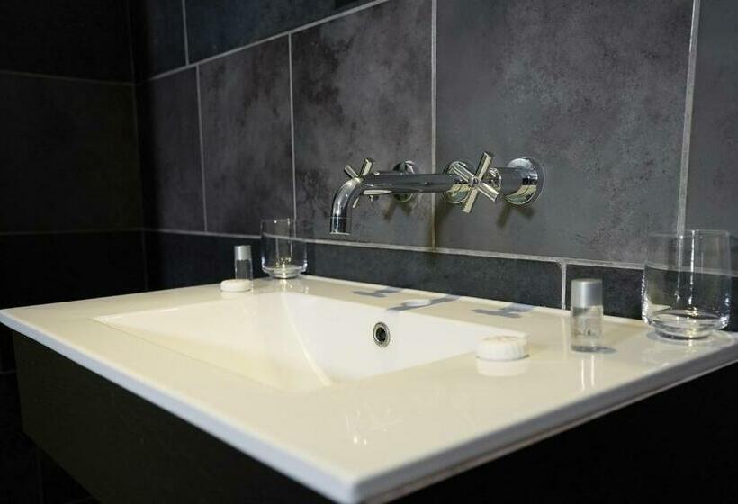 주니어 스위트 킹사이즈 침대, Auberge De La Poulcière