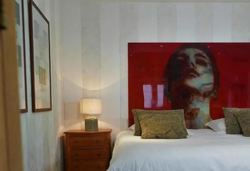 キングサイズベッドのジュニアスイート, Auberge De La Poulcière