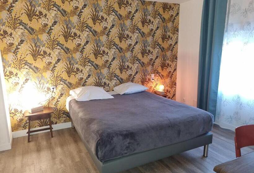 غرفة قياسية لذوى الاحتياجات الخاصة, Cafe De La Gare