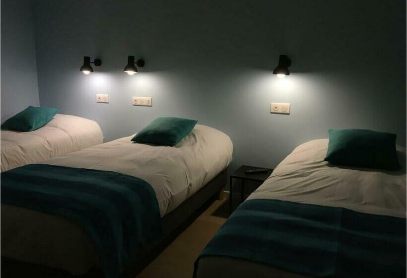 اتاق استاندارد سه نفره, Cantosorgue