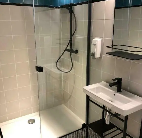 Standard Kolmen Hengen Huone, Cantosorgue