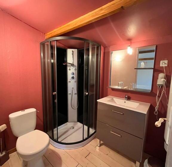 بنجلو عائلى, Chateau De Chicamour