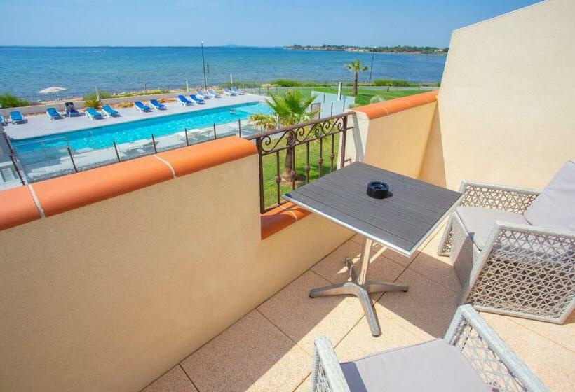 חדר סטנדרט נוף לאגם, De La Pyramide